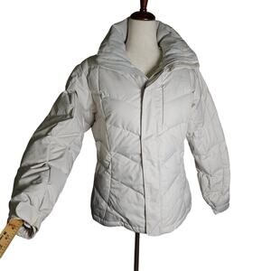 Northface Goosedown, 600 Fill,  Winter White, Puffer Jacket Large PTP 21.5 L. 25